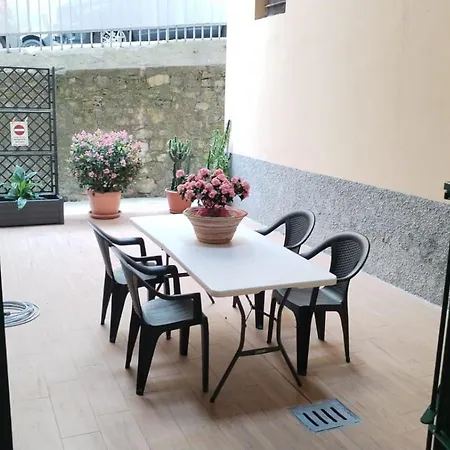 Thelozzashome Apartment Genoa